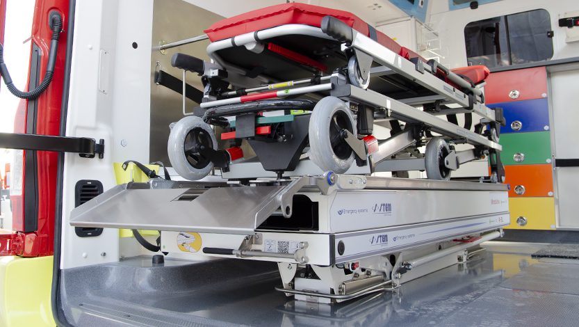 R-3L SLIDER1 833x470 0006