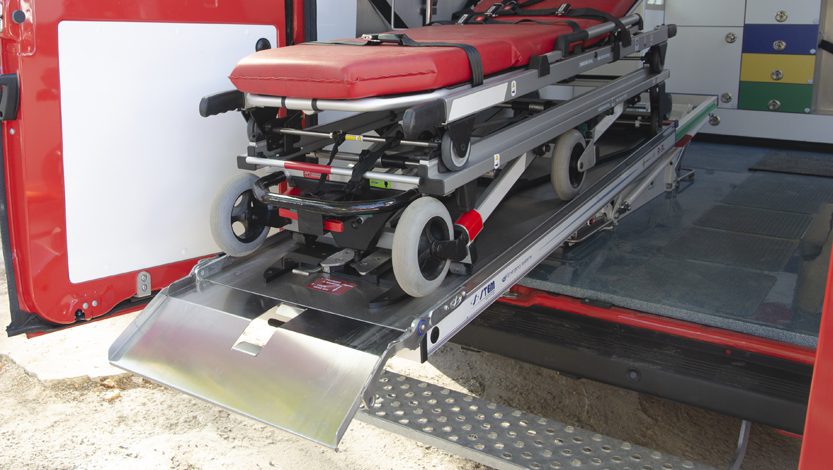 R-3L SLIDER1 833x470 0007