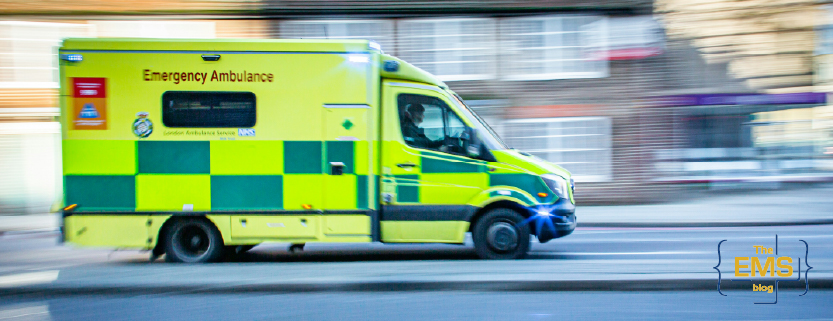 emergency-ambulance-in-the-UK-speeding-through-the-city-during-an-urgent-call