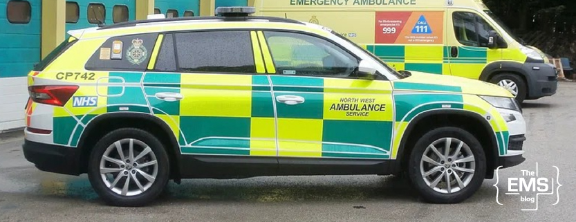 north-west-ambulance-service-response-vehicle-parked-beside-an-emergency-ambulance-in-the-uk